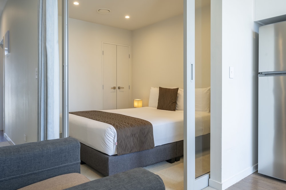 Deluxe Studio with a free secure parking photo 3