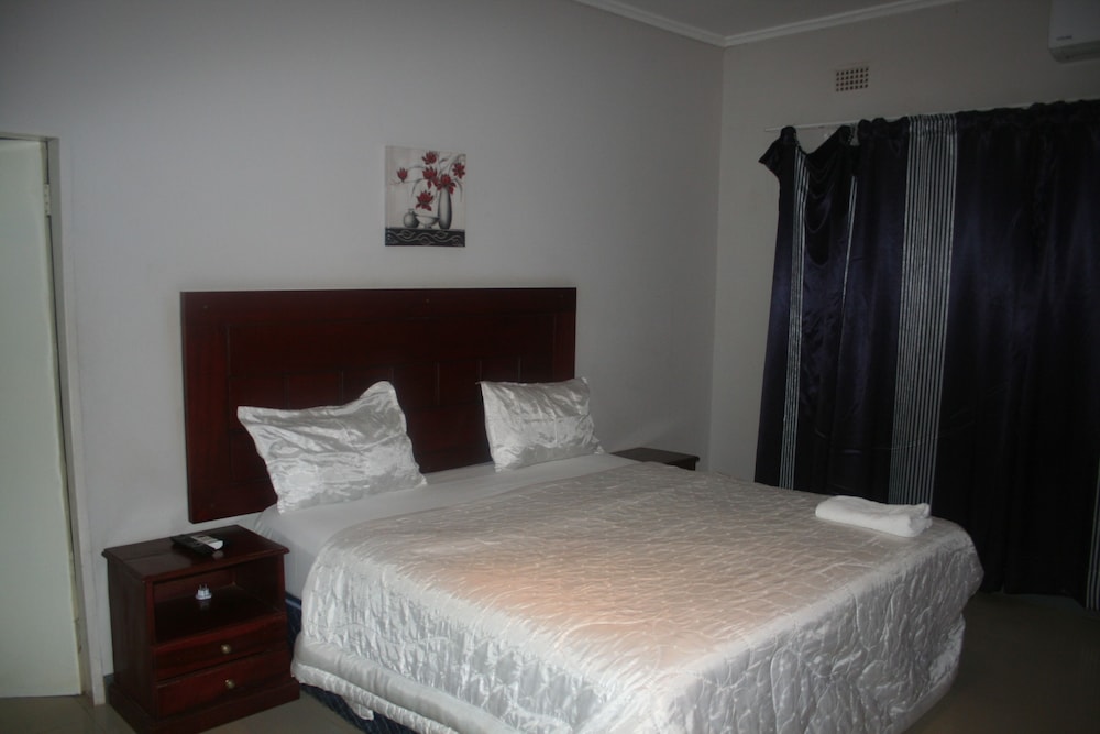 Family Double or Twin Room photo 3