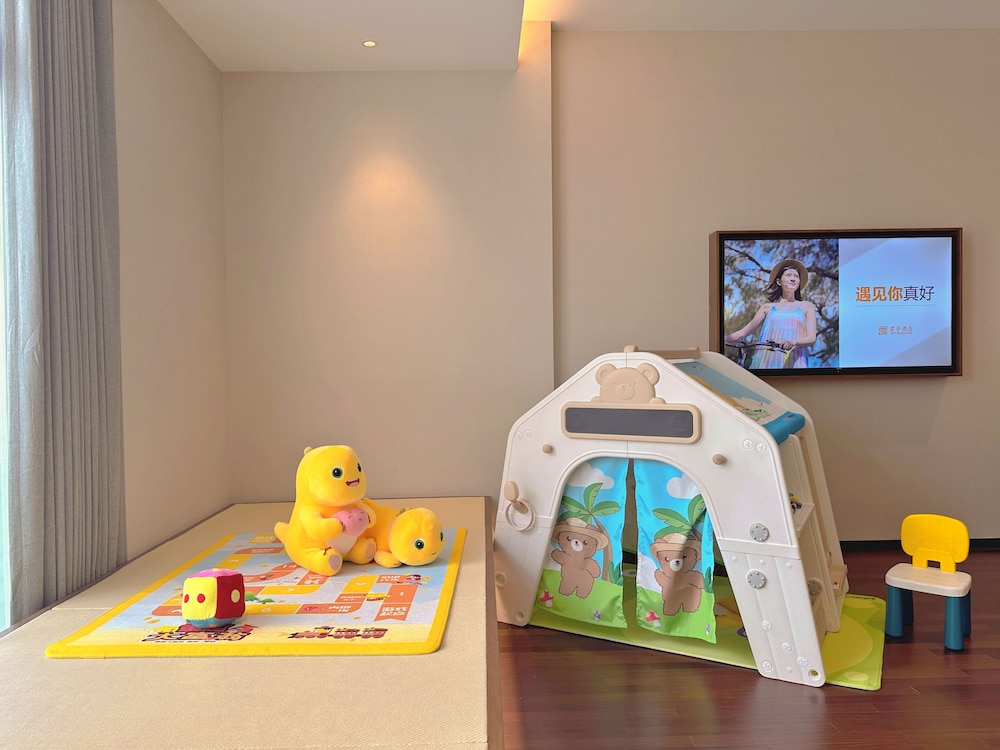 Family Room photo 1