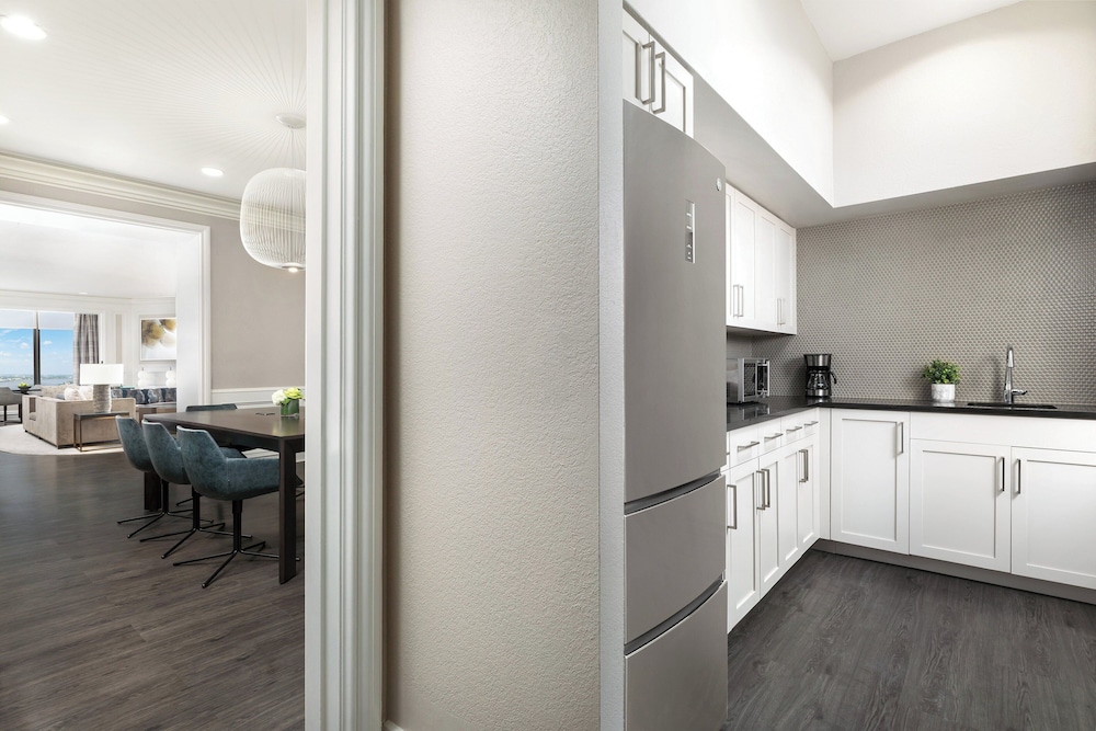 Presidential Suite, 1 Bedroom, River View photo 2