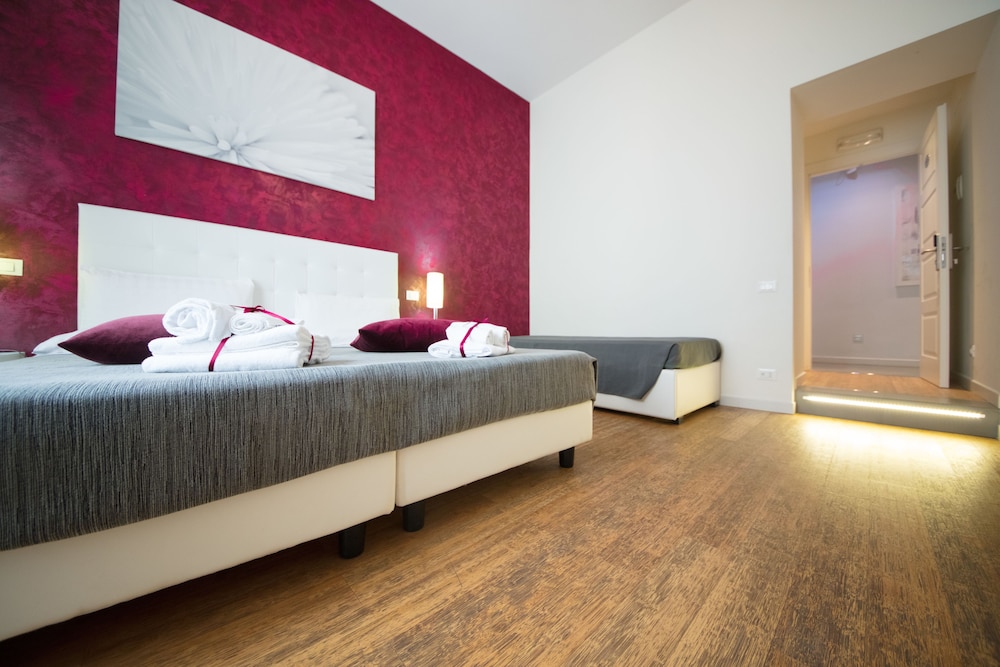 Superior Double Room (King) photo 2
