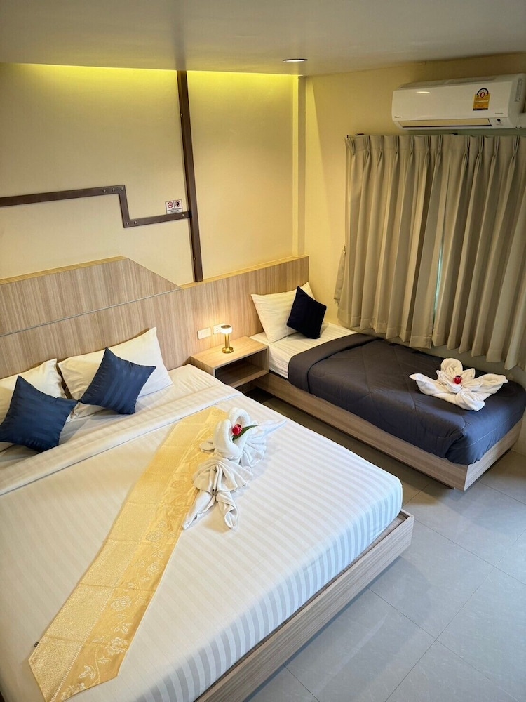 Deluxe Double Room - Photo 22
