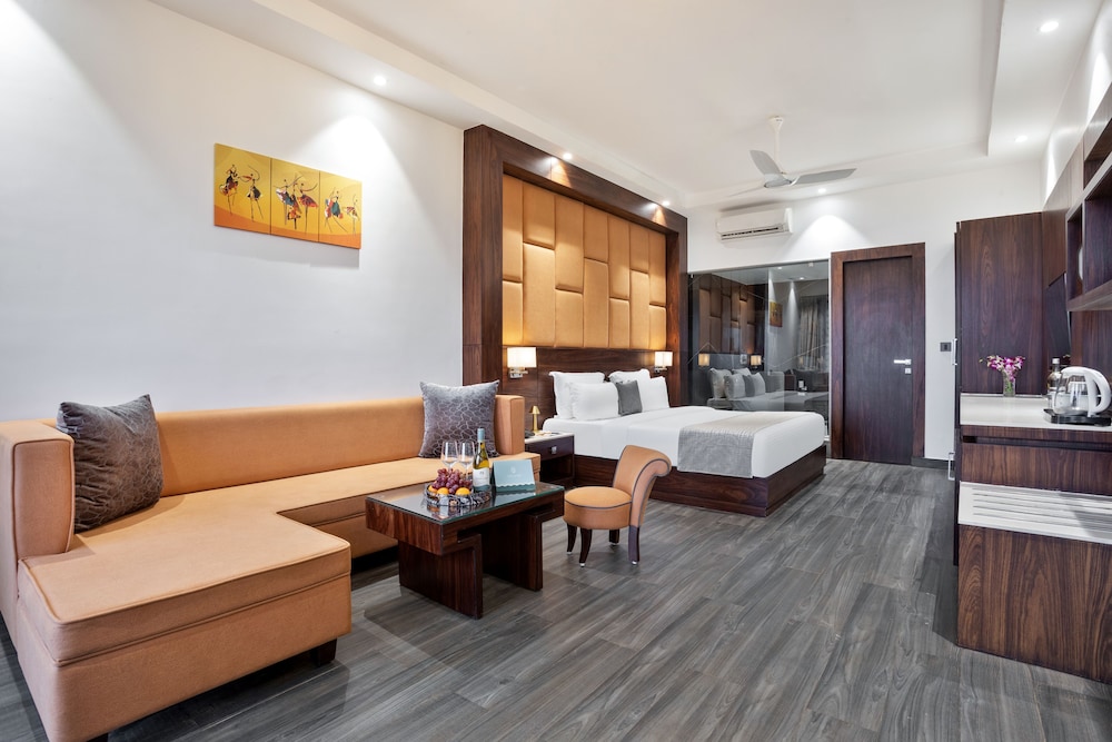 Luxury Double Room, 1 King Bed photo 1