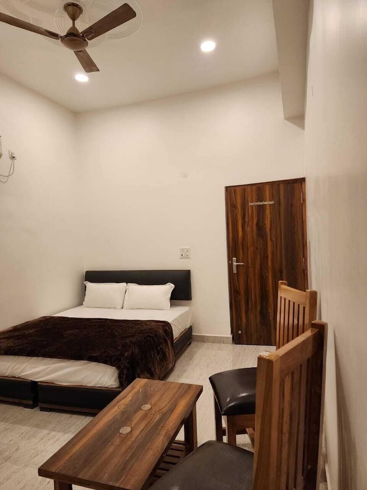 Deluxe Double Room photo 3