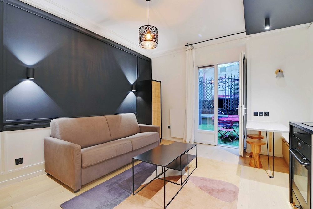 Apartment photo 1