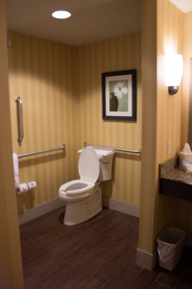 Room, 2 Queen Beds, Accessible - Photo 2