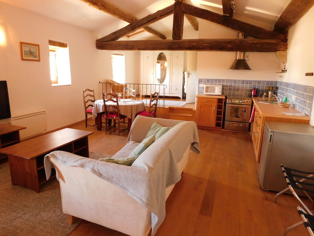 Executive Studio, Kitchenette photo 3
