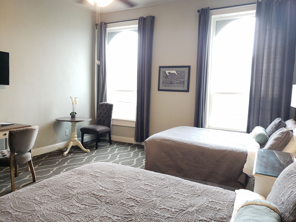 Premium Room, 2 Queen Beds photo 1