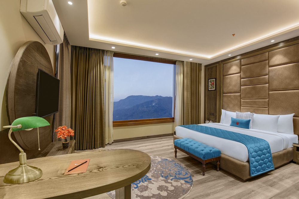 Deluxe Room, 1 King Bed - Photo 8