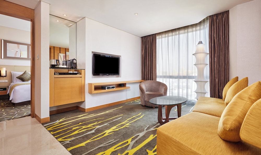 Suite, 1 Bedroom - Photo 6