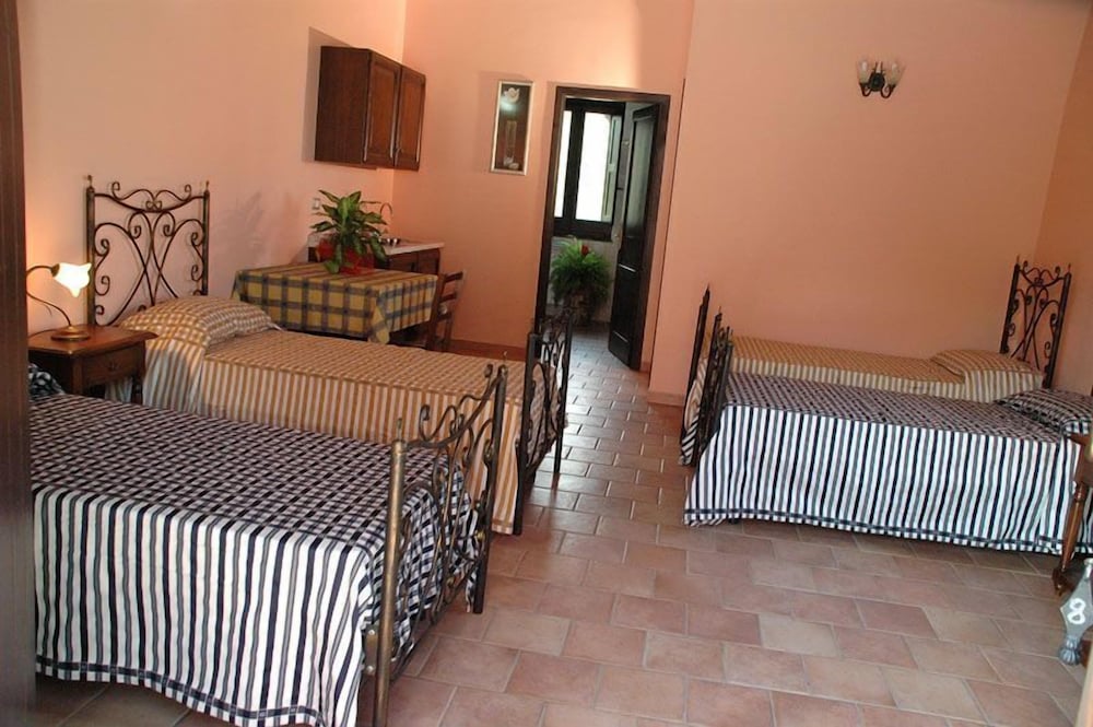 Triple Room - Photo 1