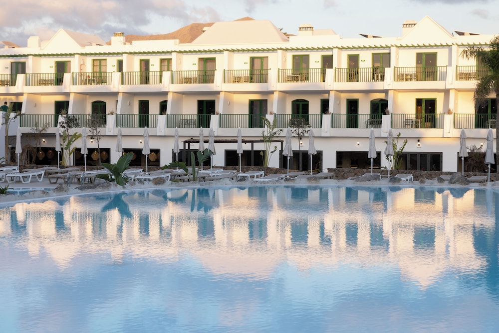 Triple Room, Pool View (2 adults and 1 child)