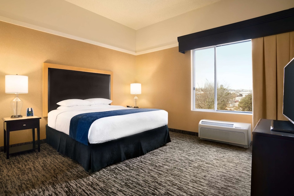 Room, 1 King Bed, Non Smoking - Photo 1