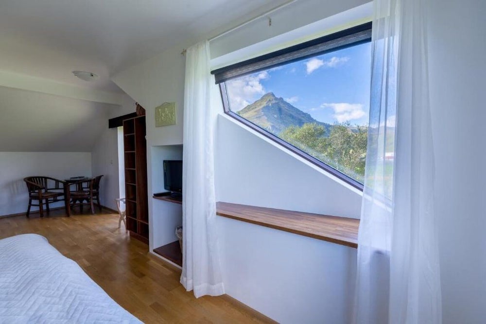 Deluxe Double Room, Private Bathroom, Mountain View photo 3