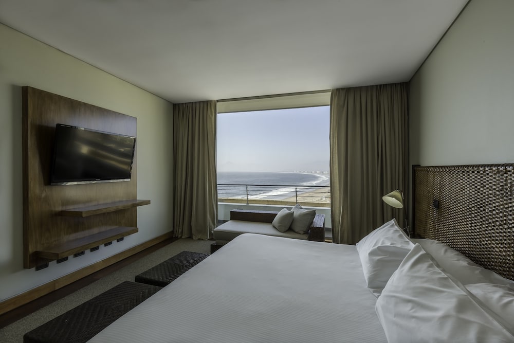 Suite, 1 King Bed, Non Smoking - Photo 1