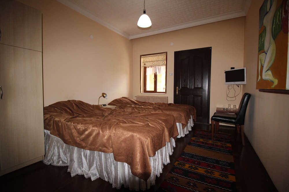 Economy Twin Room