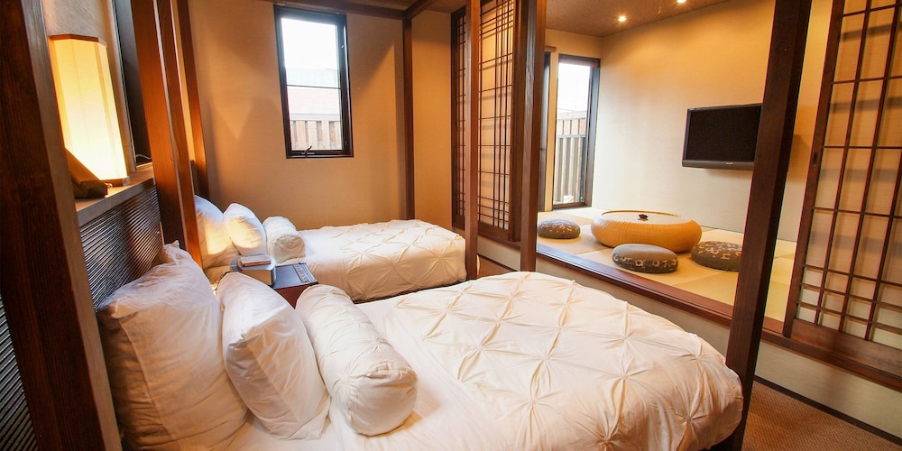 Japanese Western Style Twin Room with Open-air Bath, Annex Building (Hidari), Non Smoking photo 1