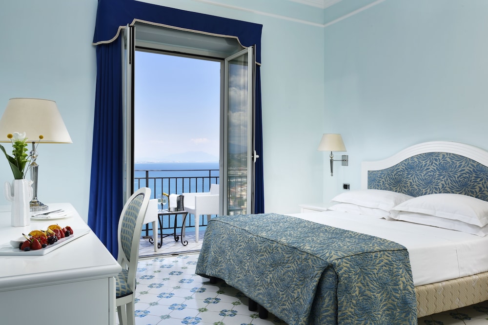 Superior Double Room, Sea View - Photo 1