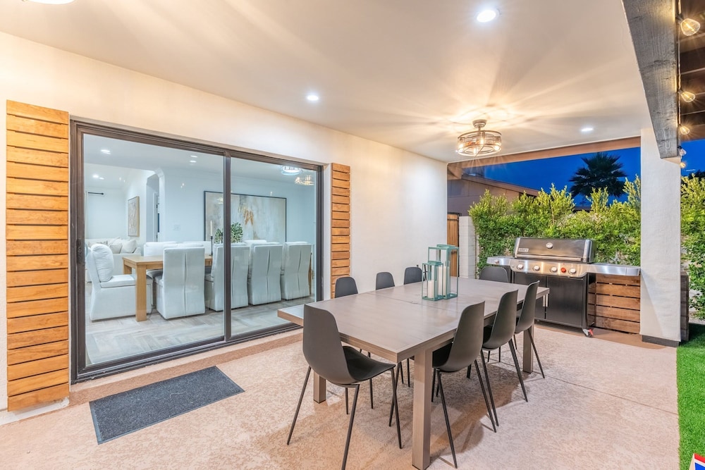 NEW The Hensley on Hubbell Designer Oasis w Pool, Photo 27