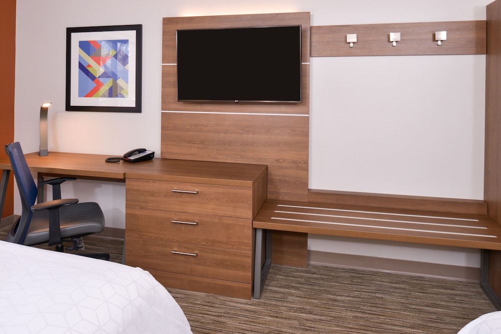 Standard Room, Multiple Beds - Photo 4