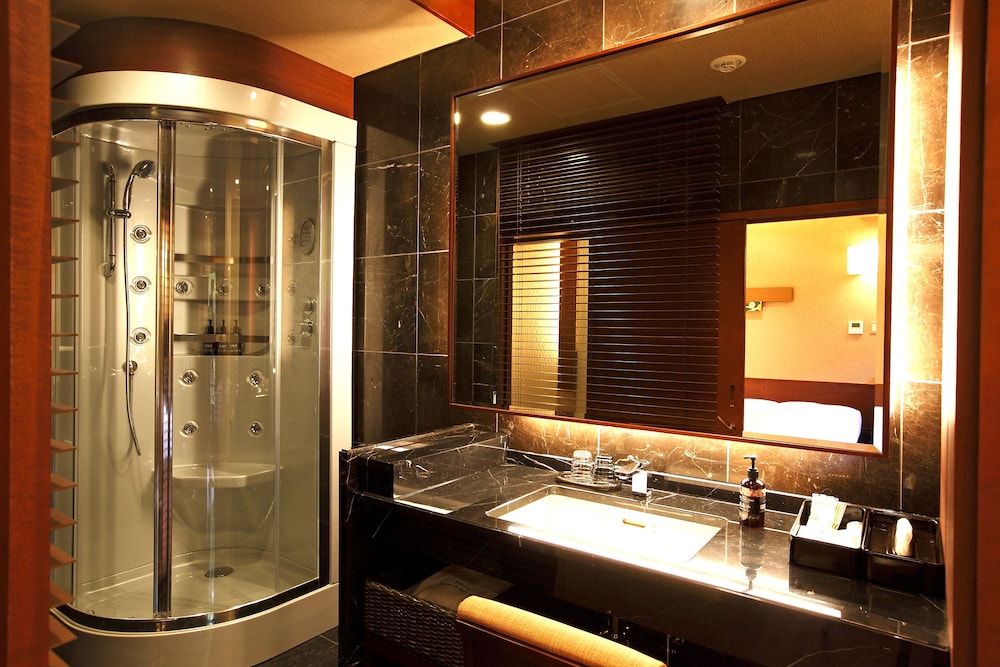 Single Room A with Double Bed & Shower Booth photo 3