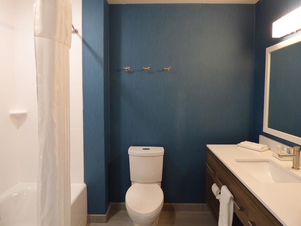 Studio, 2 Queen Beds, Accessible (Hearing) - Photo 6