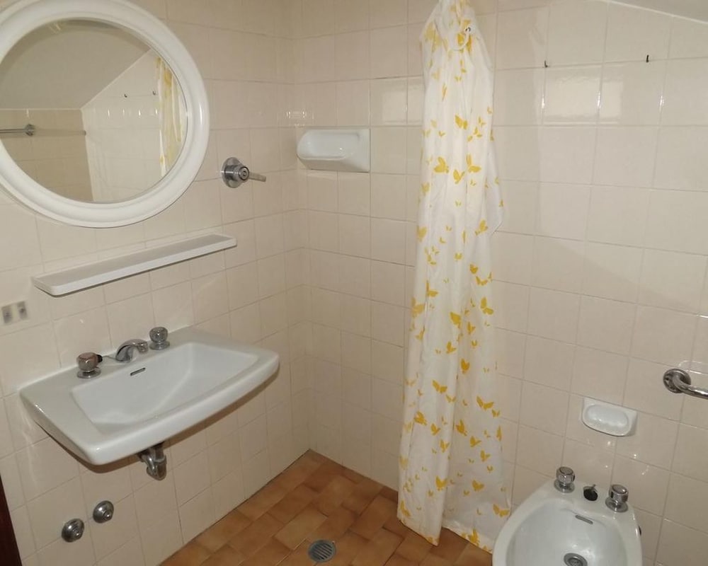 Economy Double Room - Photo 4