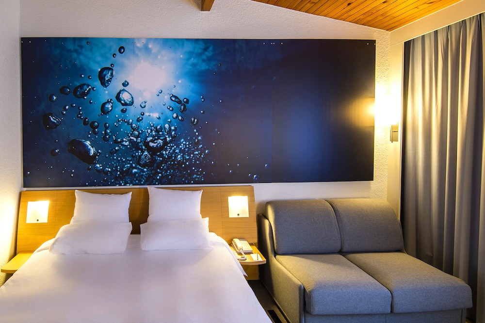 Executive Room, 1 Queen Bed with Sofa bed - Photo 3