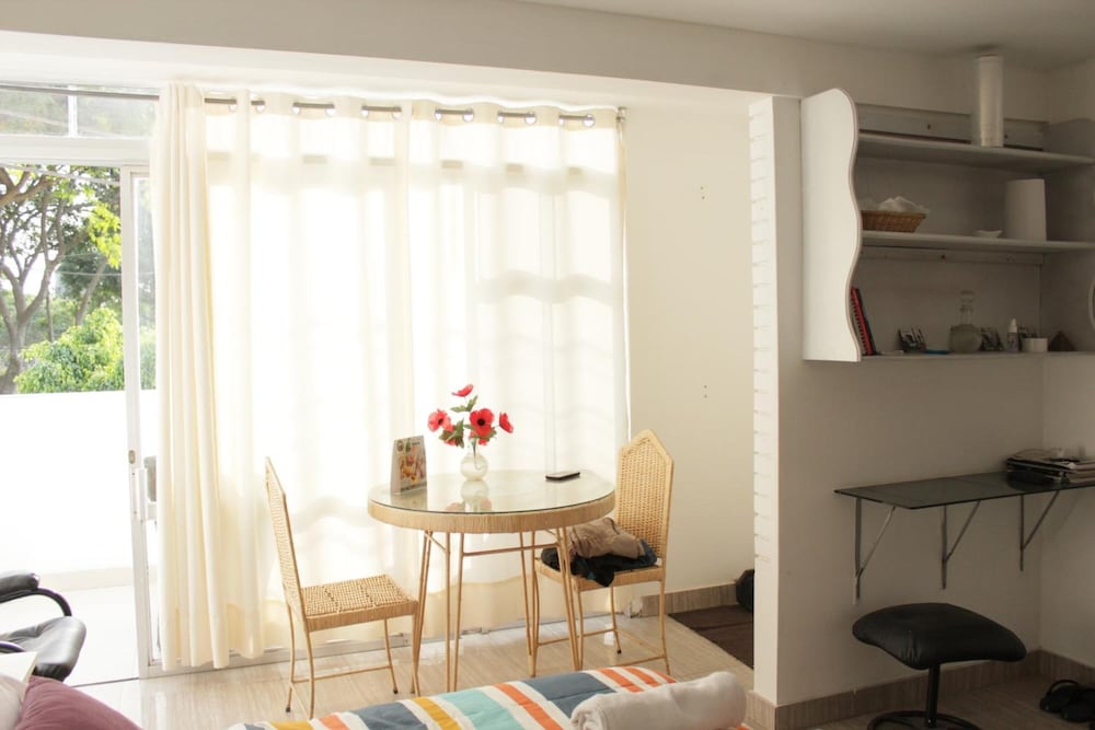 2 Executive Suite, 2 Bedrooms, Balcony, Park View photo 3