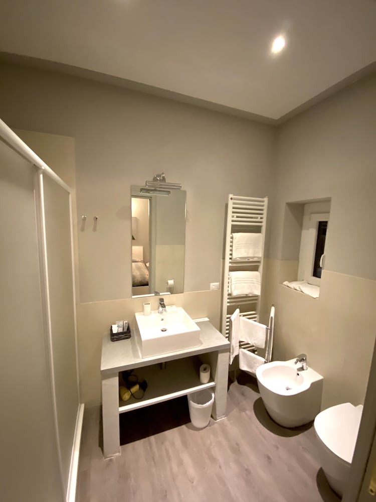 Standard Double Room photo 3