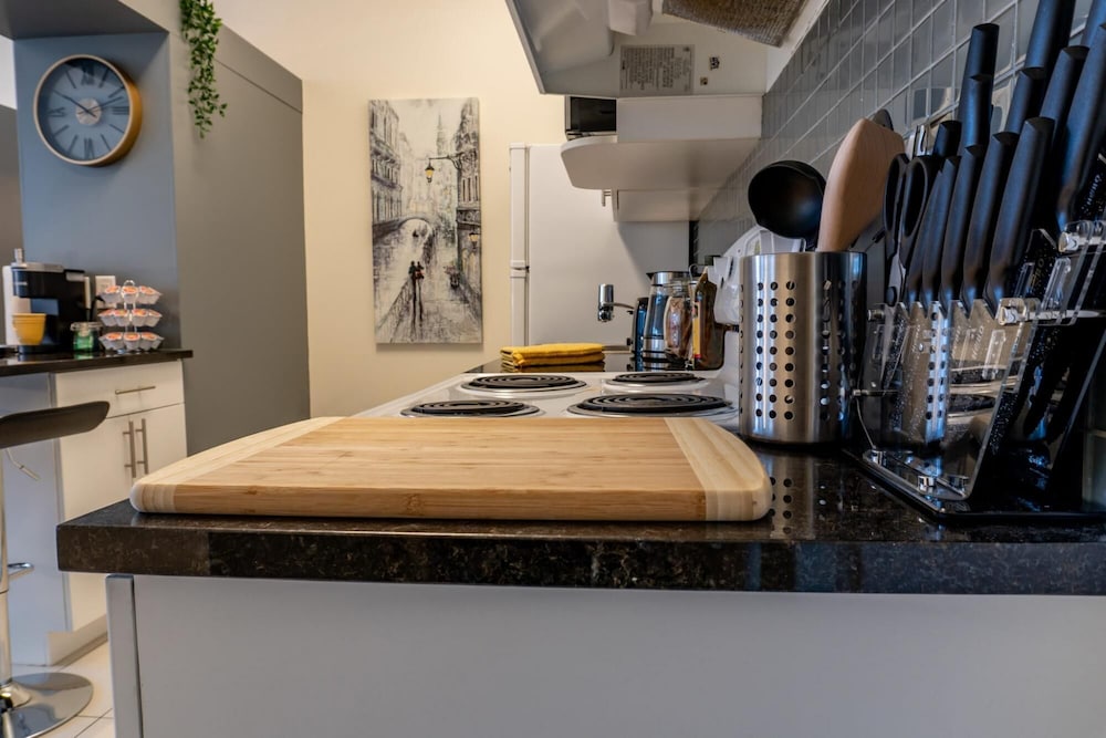 Comfy DT Loft w Parking Rooftop Patio BBQ Gym, 写真 56