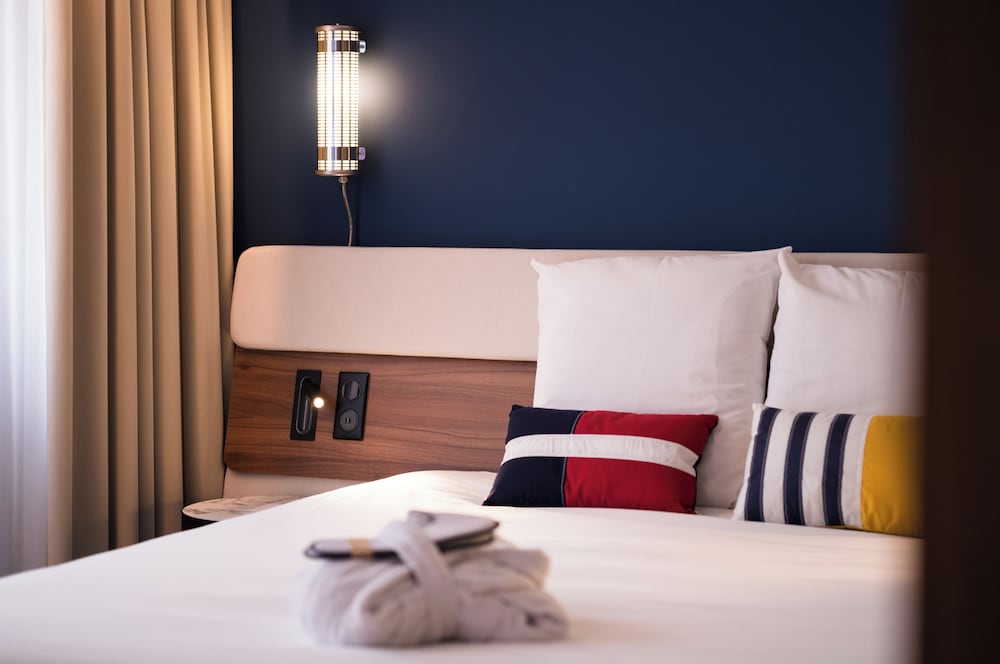 Privilege, Room, 1 Queen Bed photo 3