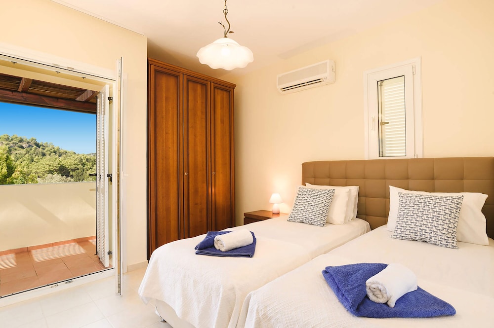 Family Villa, 3 Bedrooms (for six people)