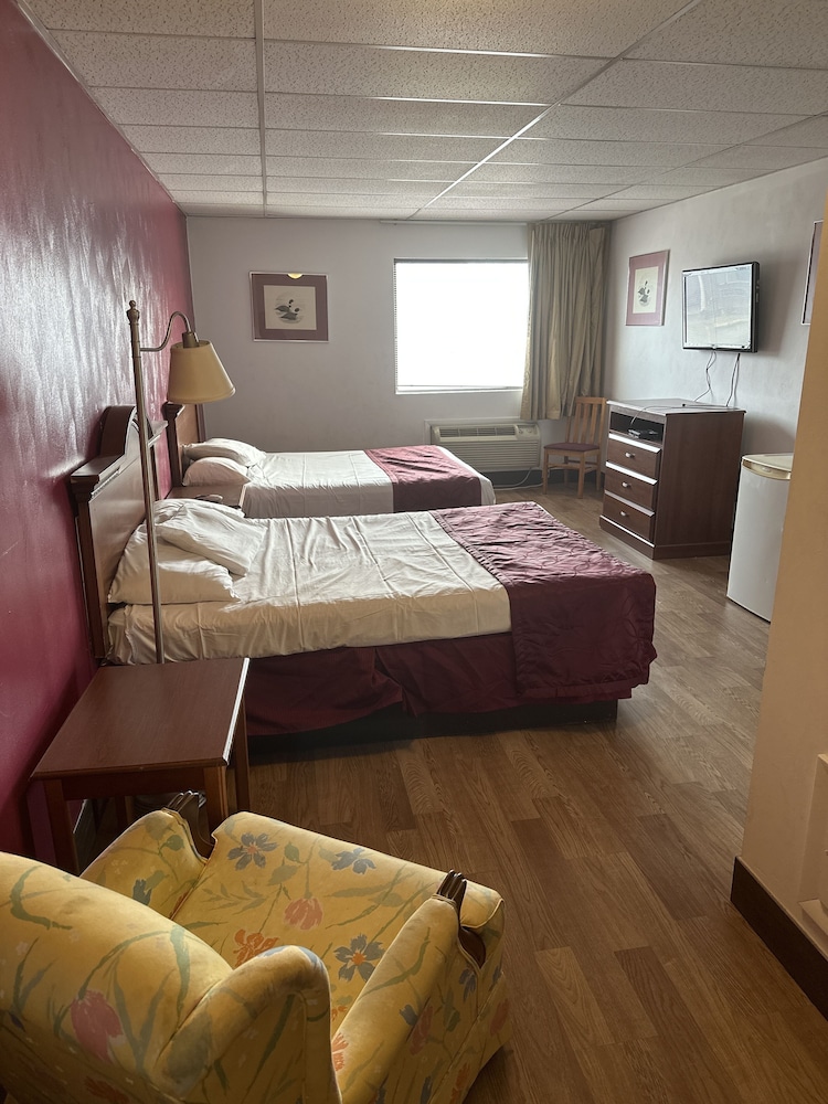 Economy Double Room Single Use photo 3