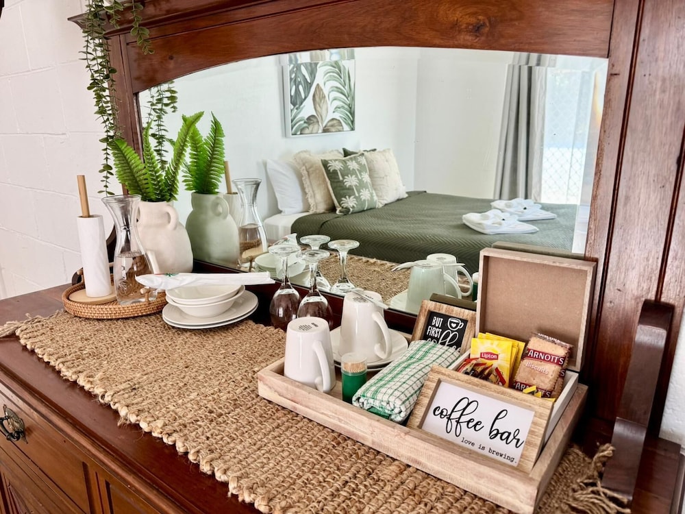 Executive Studio, 1 Queen Bed, Jetted Tub photo 3