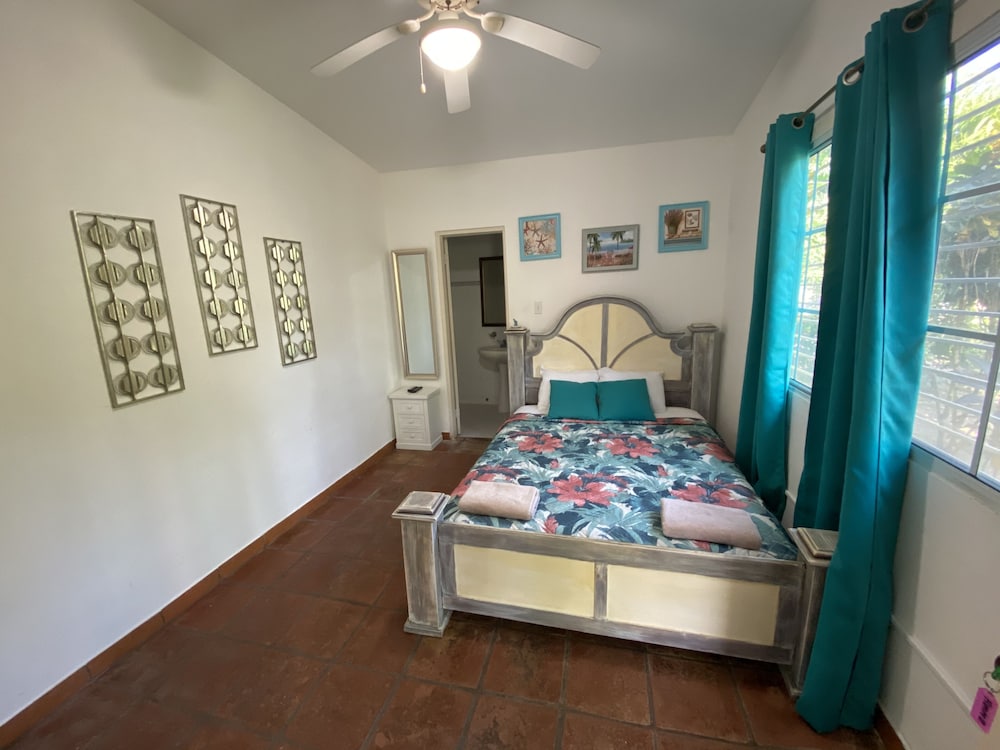 Economy Triple Room, Private Bathroom, Garden View photo 1