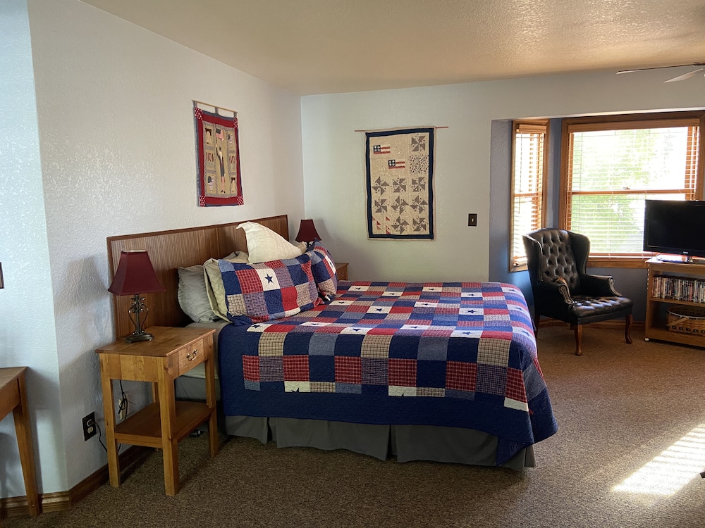 Old Glory Room, 1 King Bed, Jetted Tub