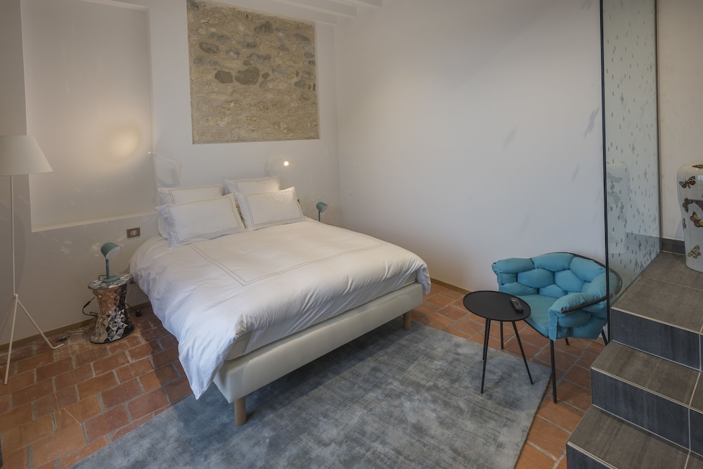 Prestige Double Room Semillion photo 1