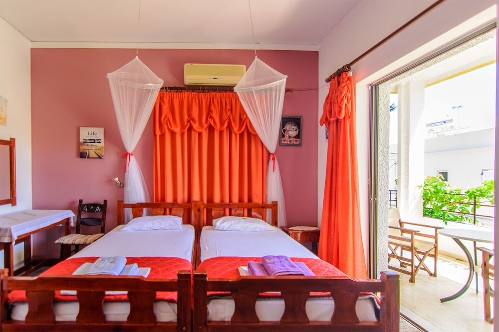Standard Twin Room photo 3