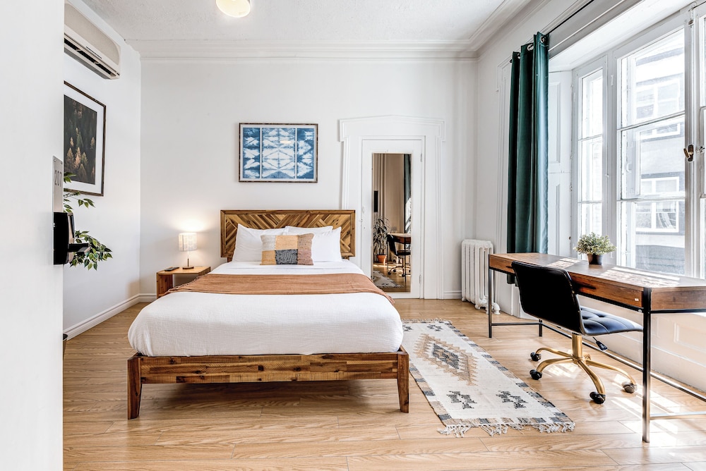 Standard Room, 1 Queen Bed photo 1