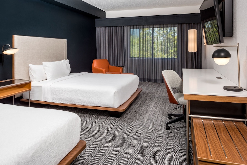 Room, 2 Queen Beds (Hearing Accessible) - Photo 5