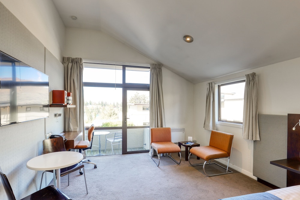 Studio Suite- King - Photo 9
