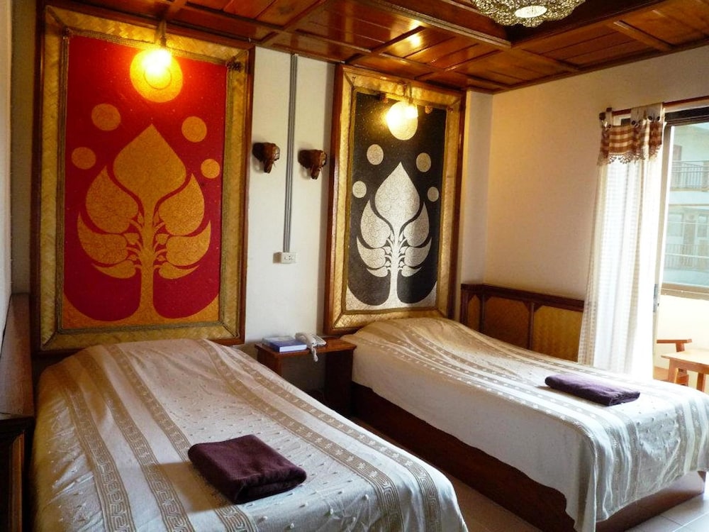 Deluxe Double or Twin Room photo 1