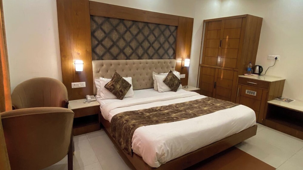 Luxury Room - Photo 8