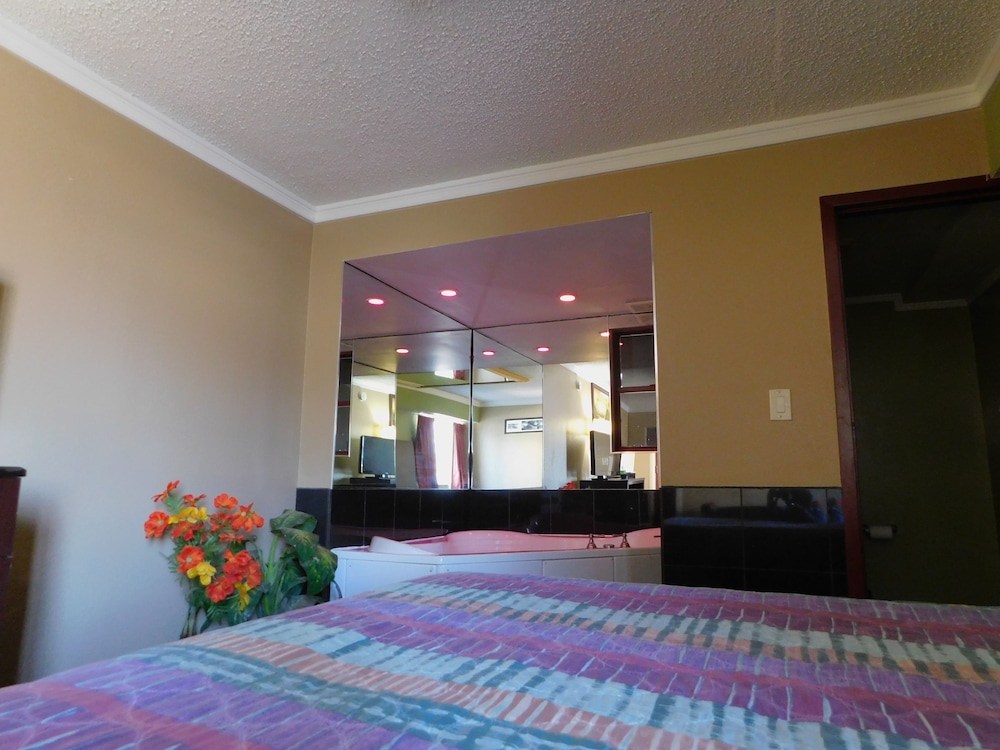 King Smoking Room with Spa Bath photo 1