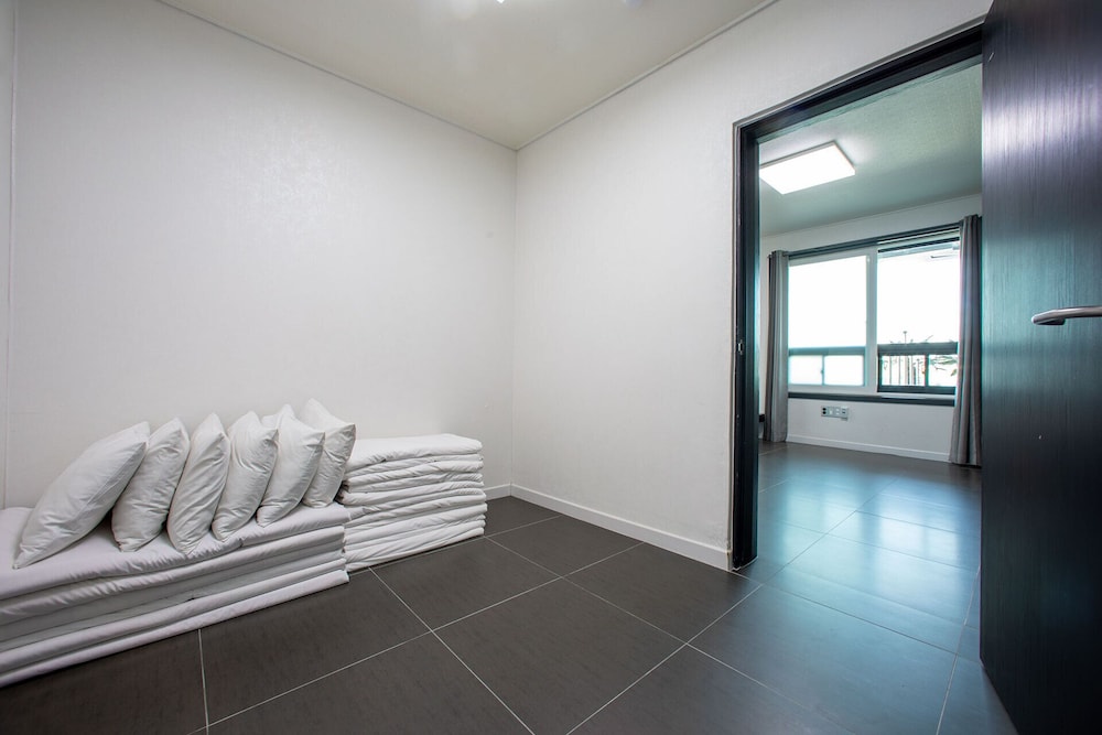 Condo (Extra person fee 10000 KRW upon C/I) photo 1