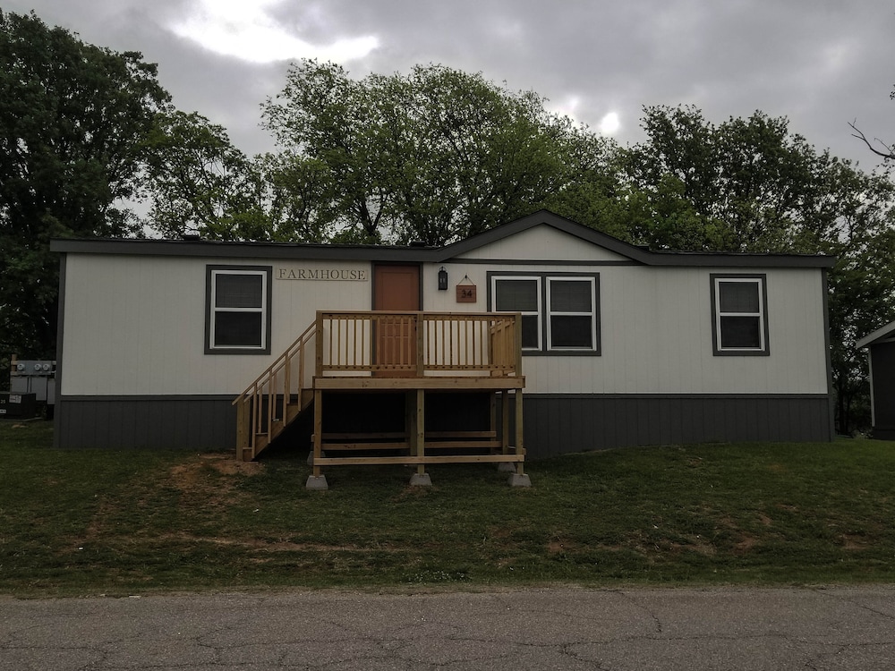 Charming Home, Lake View and Access - No Pets photo 2