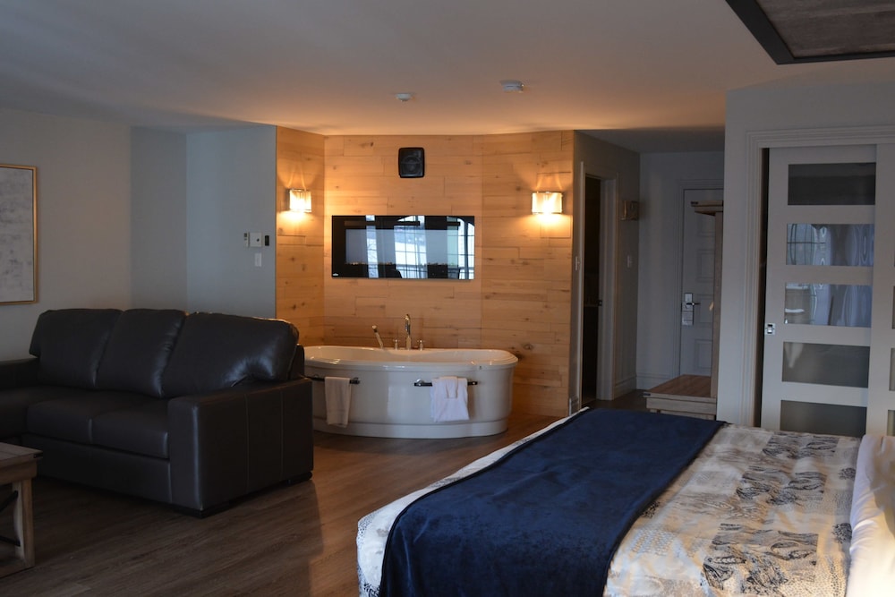 Deluxe Suite photo 3