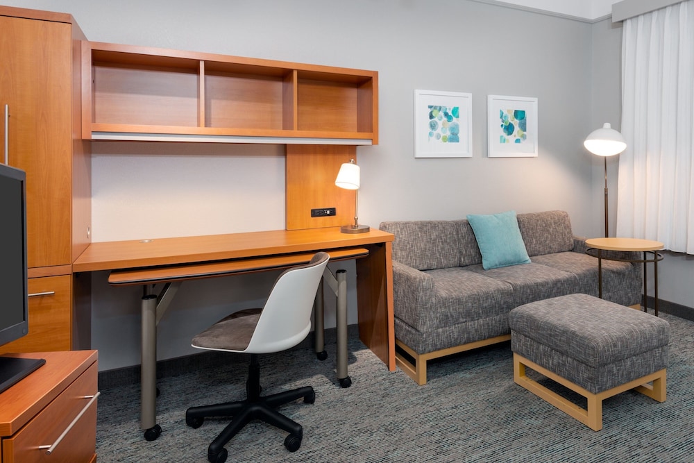 Studio Suite, 1 King Bed (Hearing Accessible) photo 2