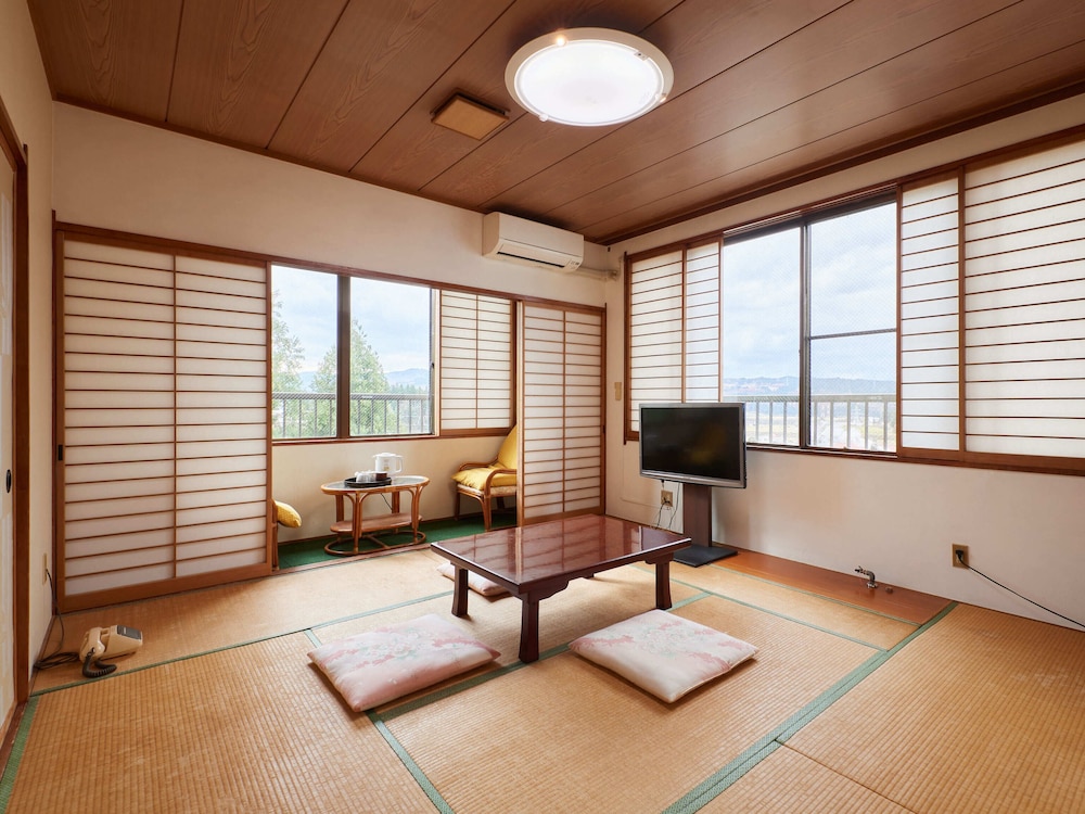 Traditional Quadruple Room, Smoking
